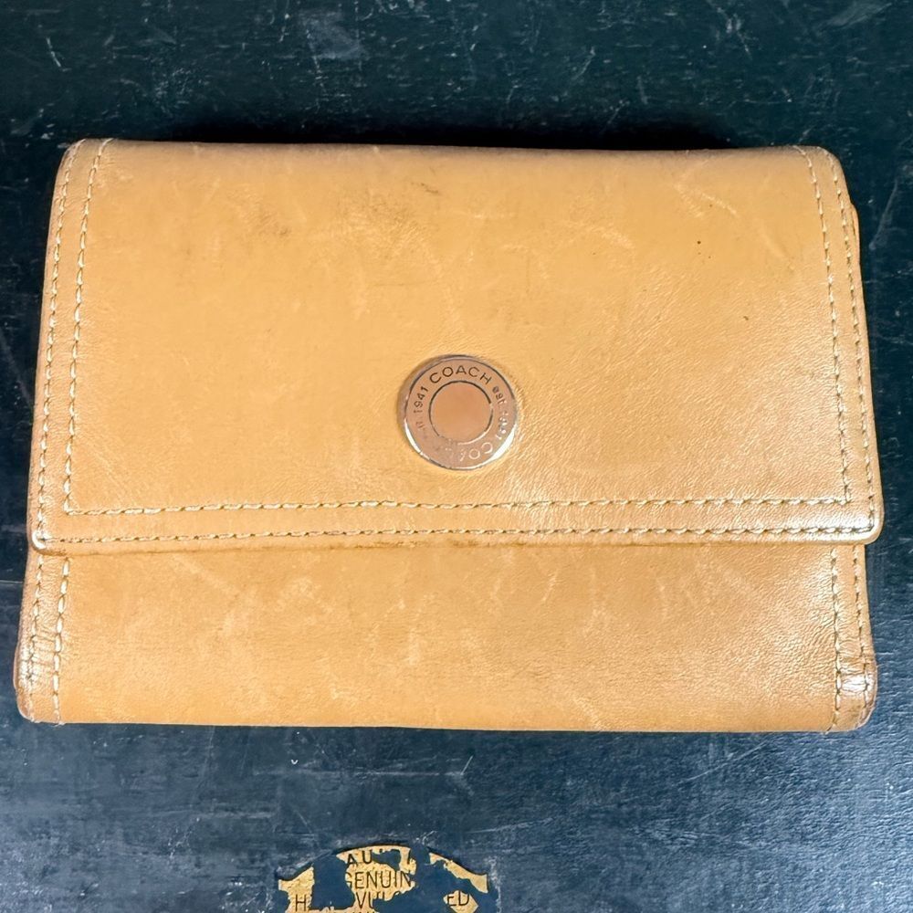 Coach VIntage Chelsea Tan Leather Card Coin Trifold Wallet - Picture 1 of 7